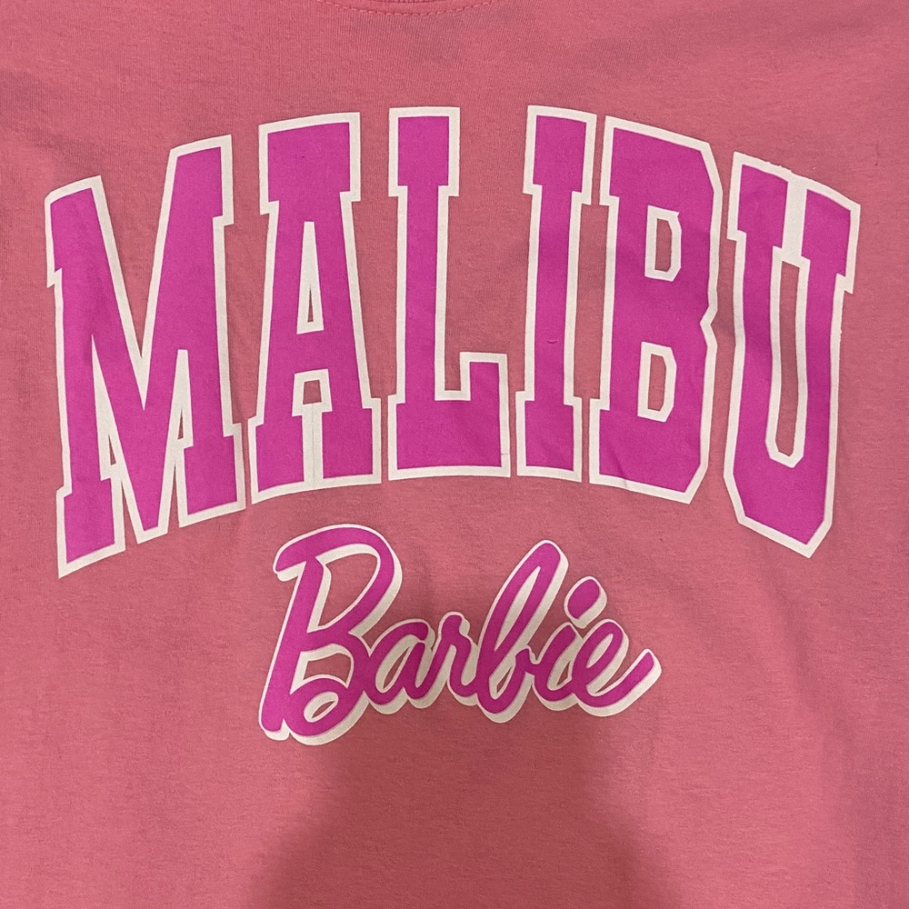 MALIBU BARBIE PINK T SHIRT WOMENS MEDIUM EUC WORN ONCE